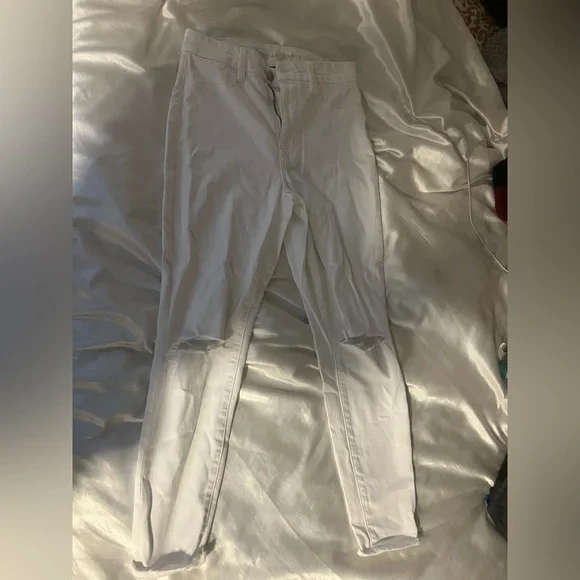 white curvy jean - Picture 1 of 3